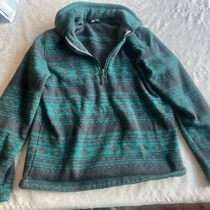 BRAND NEW The North Face Half-Zip Green & Grey Sweatshirt with patterns.